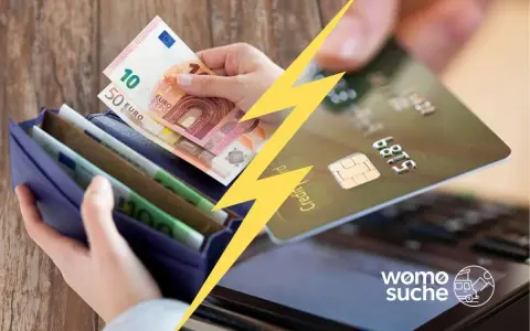 Euro-Scheine in einer Brieftasche und eine Kreditkarte werden gezeigt. Ja, kann man in Spanien mit Euro bezahlen.
